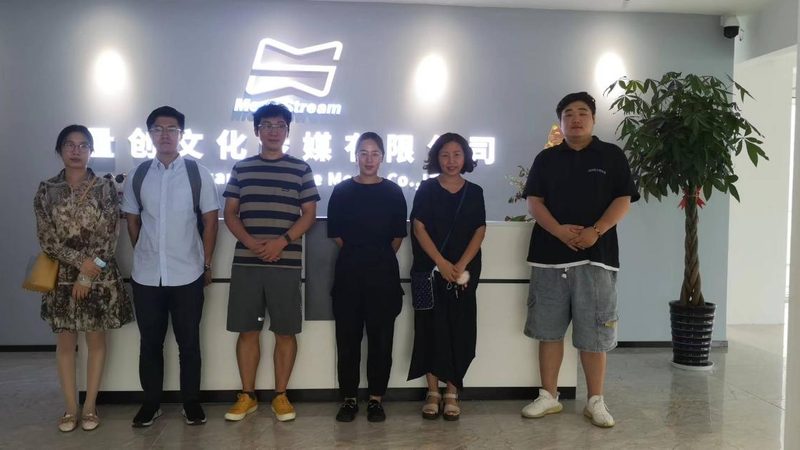 在购买VI设计素材时，需要关注以下标准：